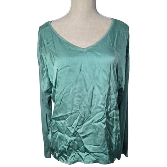 Brand Bazar Green Long Sleeve Top Made in Italy Front V Neck Embellished Details - Picture 1 of 10